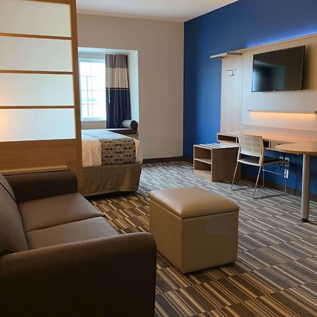 Microtel Inn & Suites By Wyndham Fountain Fort Carson Exterior foto