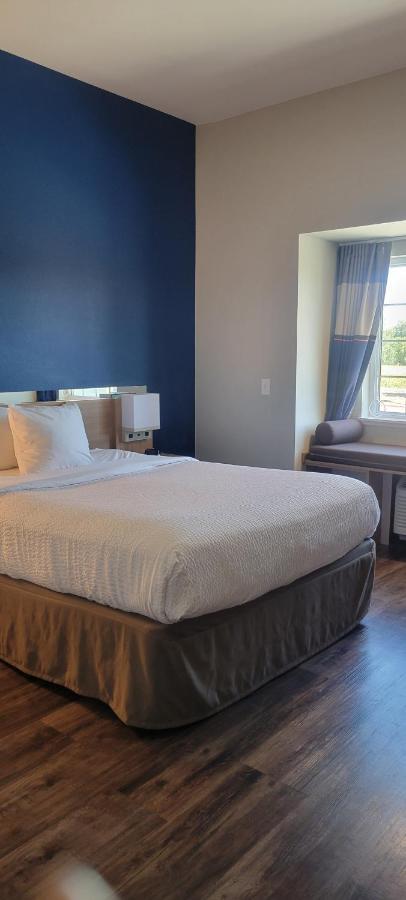 Microtel Inn & Suites By Wyndham Fountain Fort Carson Exterior foto