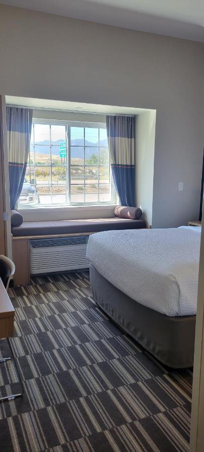 Microtel Inn & Suites By Wyndham Fountain Fort Carson Exterior foto